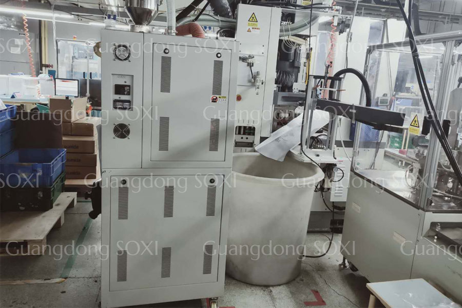 Plastic Auxiliary Machine In Central Loading System