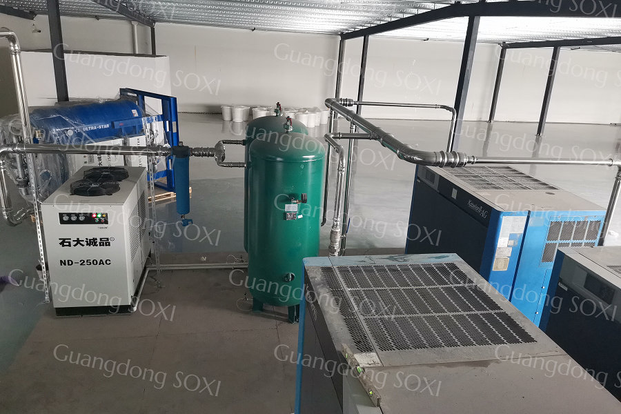 In Central Loading System Plastic Processing Machine