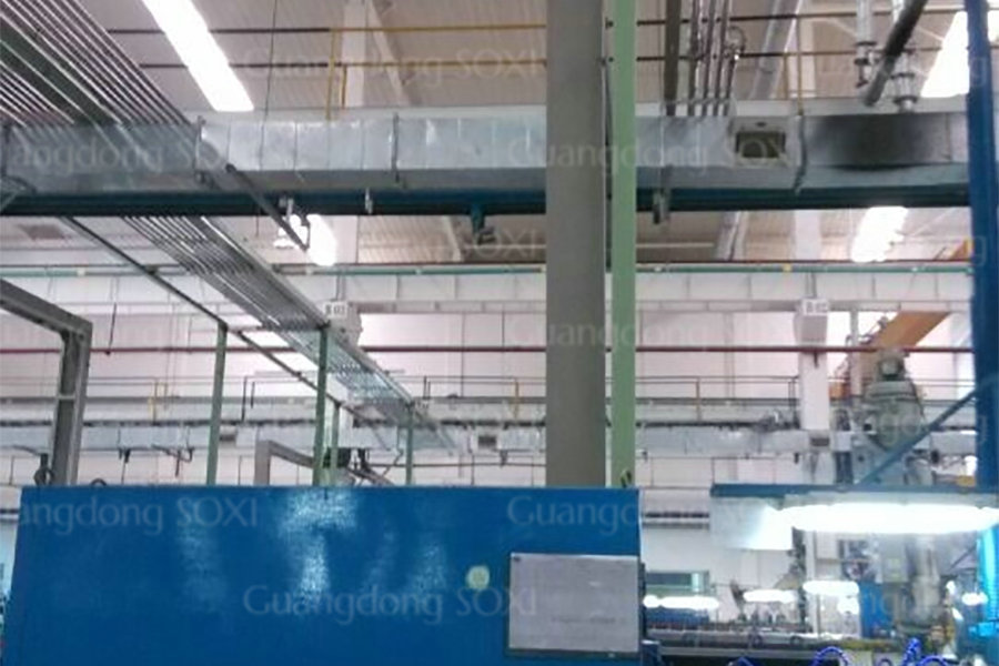 In Central Loading System Plastic Moulding Machine