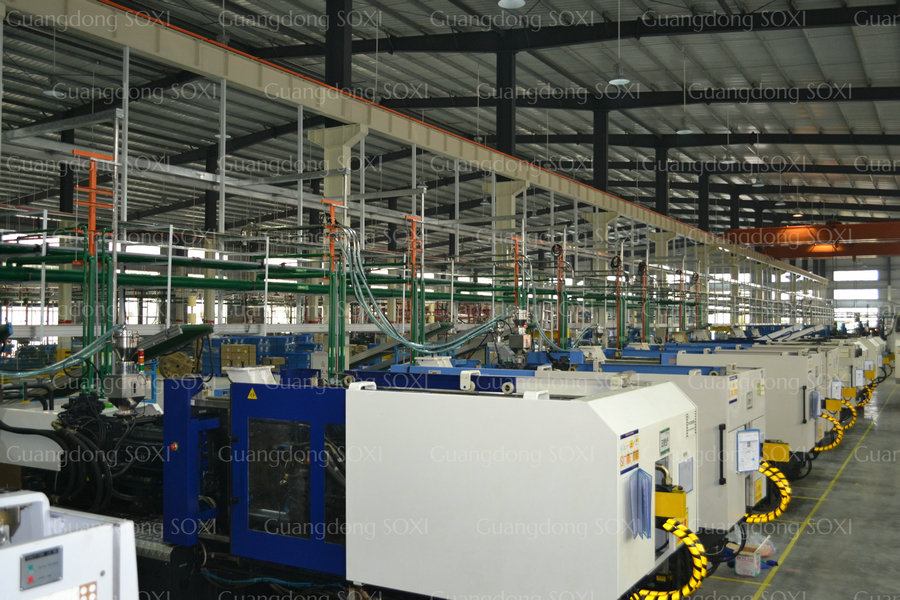 In Central Loading System Plastics Machinery Manufacturers
