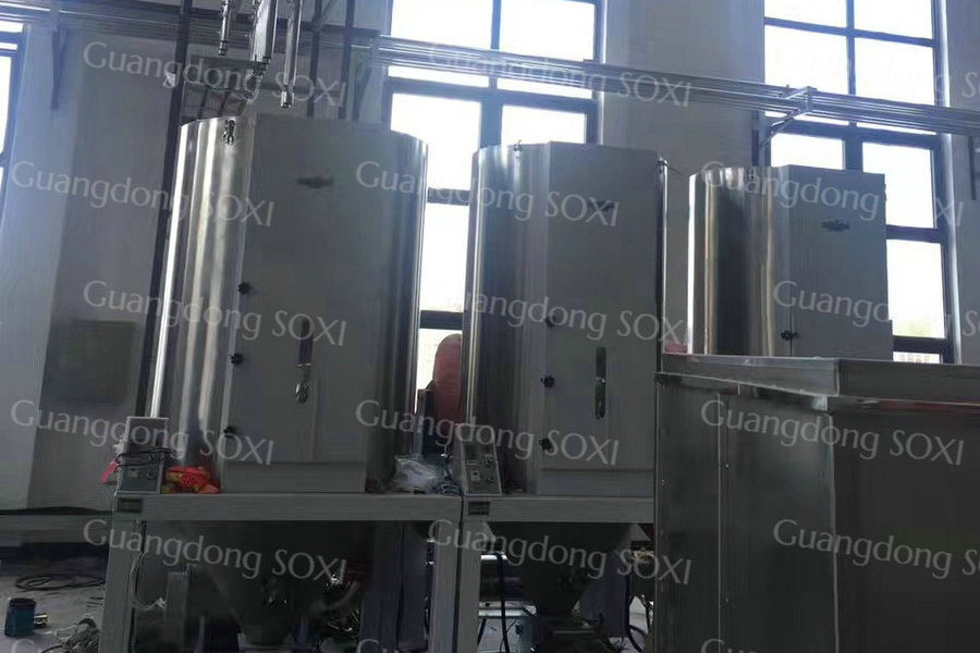 In Central Loading System Plastic Machine China