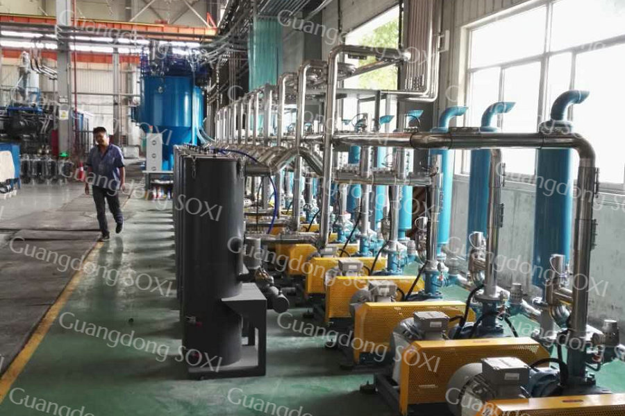 In Central Loading System Plastic Machine Company