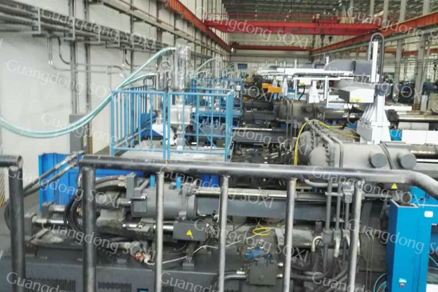 In Central Loading System Plastic Processing Machine Manufacturers