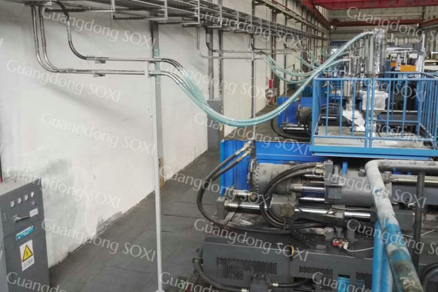 In Central Loading System Plastics Machinery