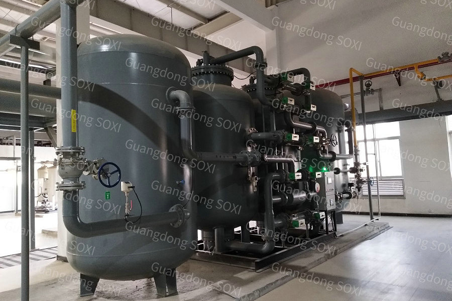 In Central Loading System Plastic Processing Machine