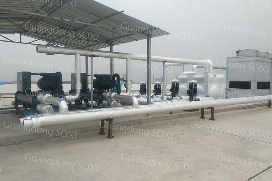In Central Loading System Plastic Auxiliary Machinery 1